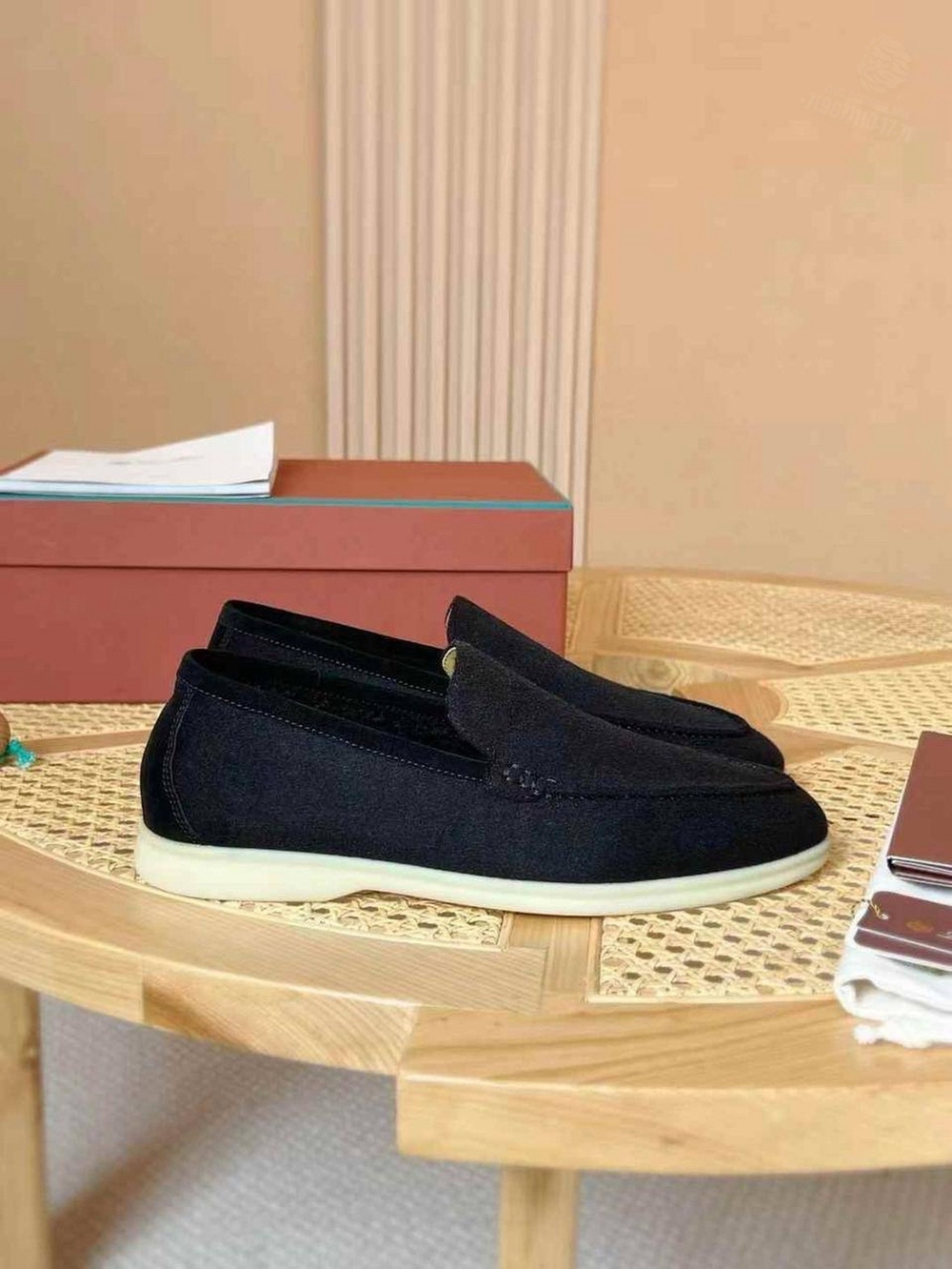 Лоферы Loro Piana Summer Walk с мехом