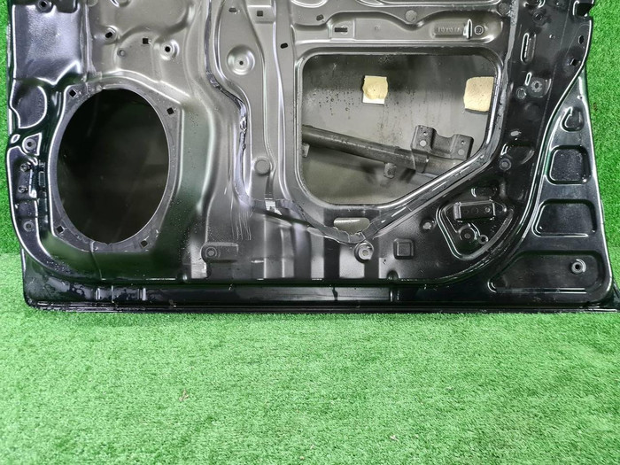 Дверь передняя правая Toyota Land Cruiser 200 (2015-2021)