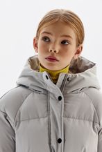 Серое непродуваемое утепленное пальто на девочку  PULKA со съемным поясом и капюшоном
