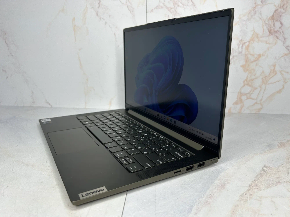 Ноутбук Lenovo Yoga Slim 7 Gen 5. Производитель CPU: Intel, Линейка CPU: Core i5, CPU: i5-1035G4, RAM: 16Gb, SSD: 1024Gb, GPU: Intel Iris Plus, Диагональ: 14.0", Разрешение: 1920*1080, Тип экрана: IPS, OS: Win 11, BackLight: LED, Цвет: темно-зеленый