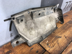 Пыльник бампера задний левый RAV4 IV (XA40) 15-19 Б/У Оригинал 5872442020