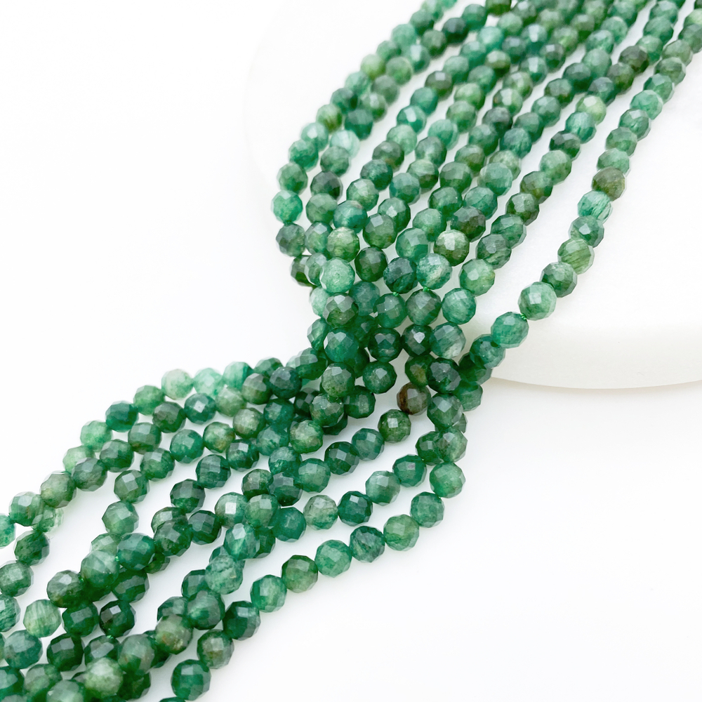 Фуксит граненый, размер около 4 мм, цена за нить 38 см