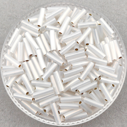 Стеклярус Miyuki Bugle, цвет #0551 (белый опал, c внутренним золочением)