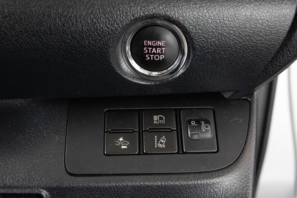Toyota Sienta, 2018 год