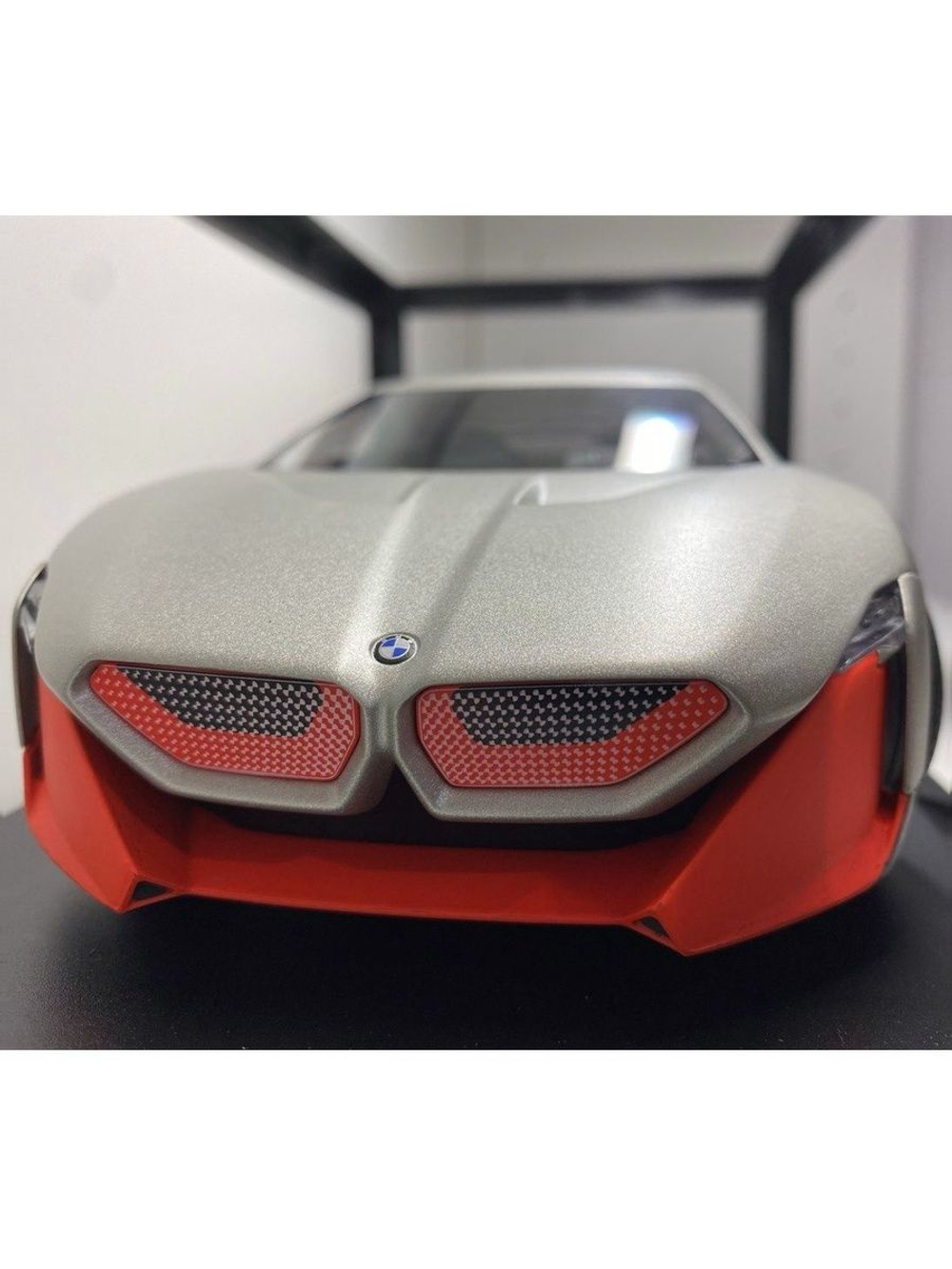 Модель BMW масштабная Vision M next 2019 1:18