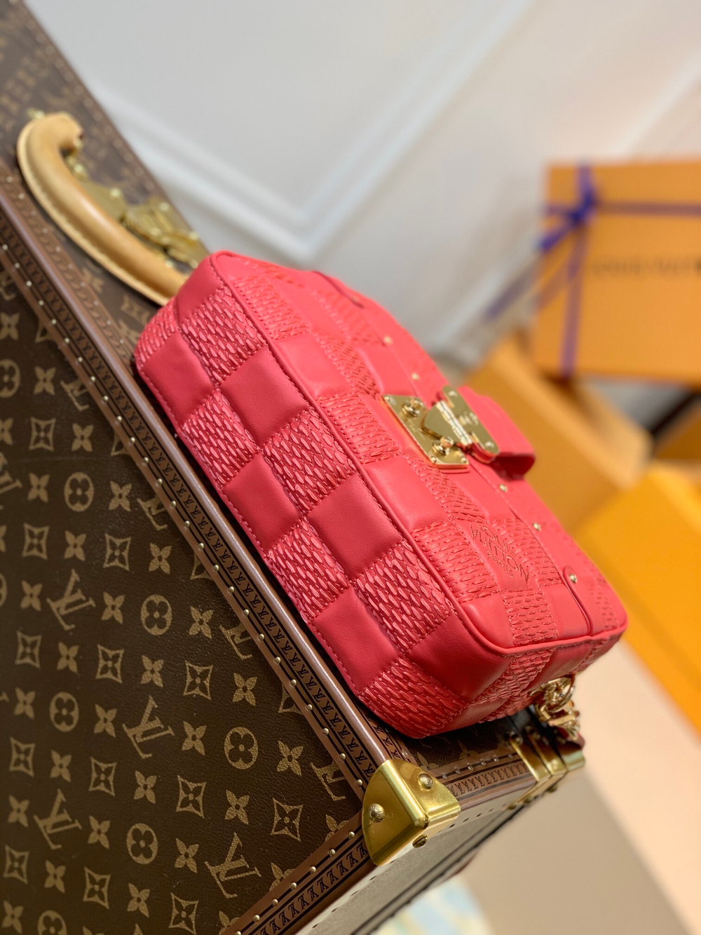Louis Vuitton Troca MM
