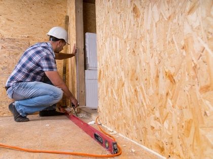 Фанера или ОСБ: выбор материала для пола