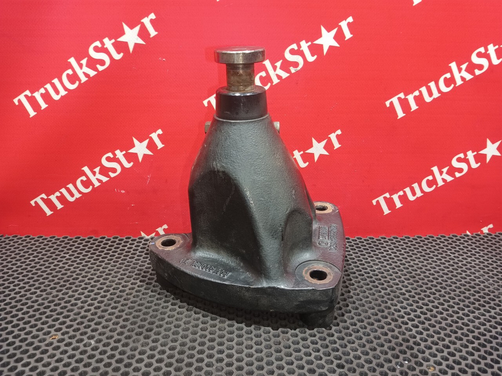 Кронштейн цилиндра подъема кабины 2023г.