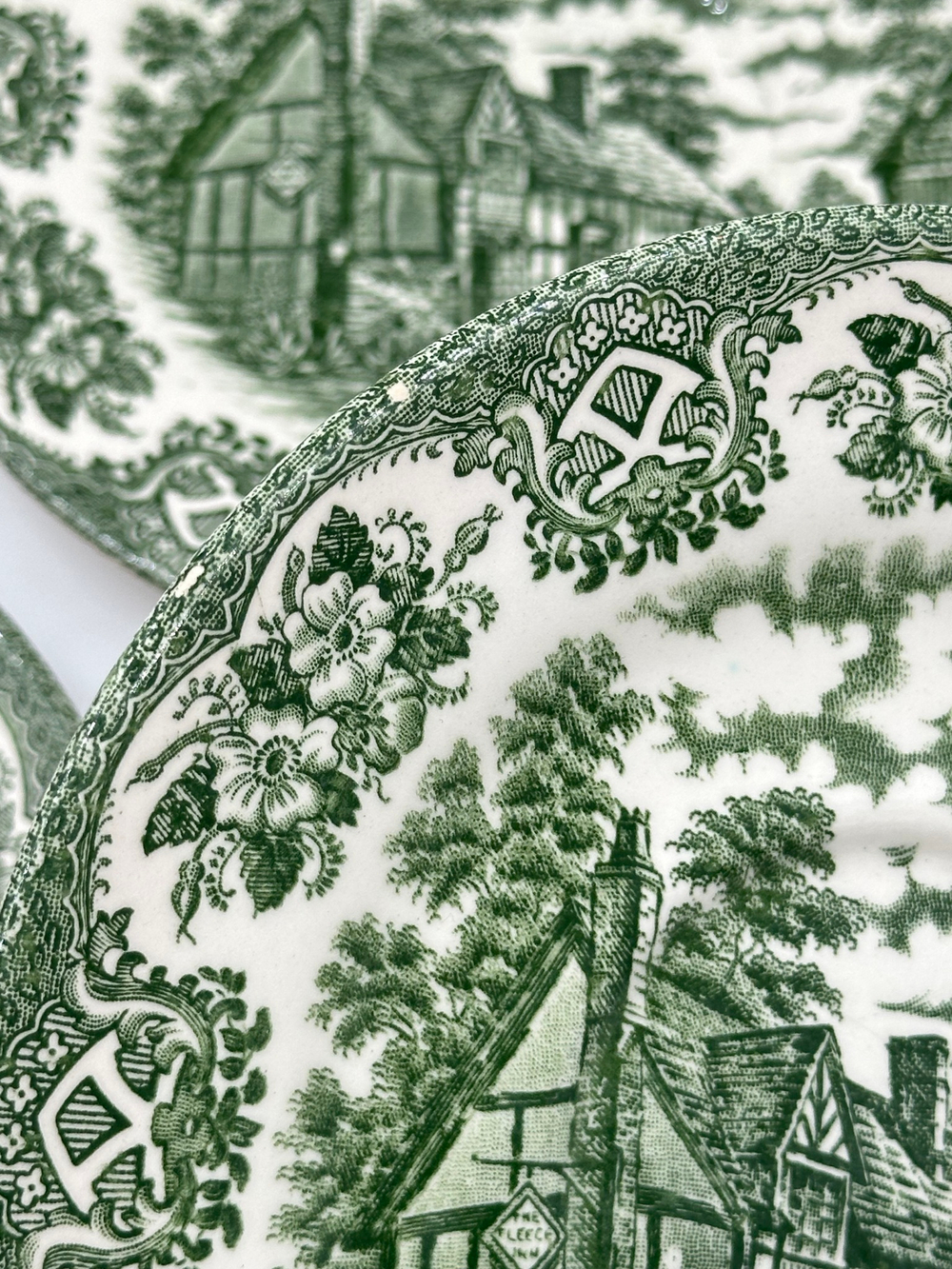 Блюдце English Ironstone