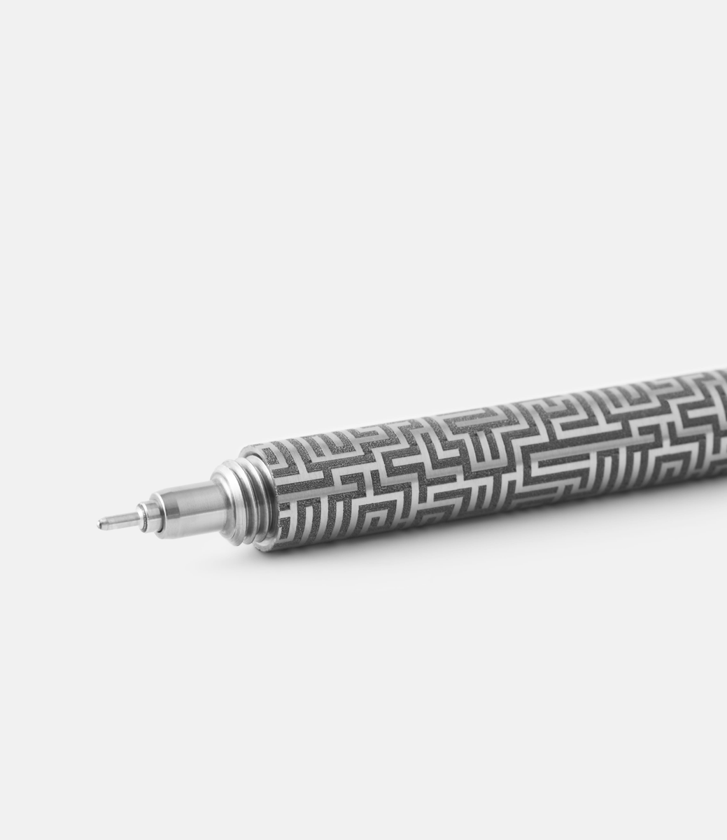 Blank Forces Chroma EDC Ink Titanium Maze — ручка-брелок из титана