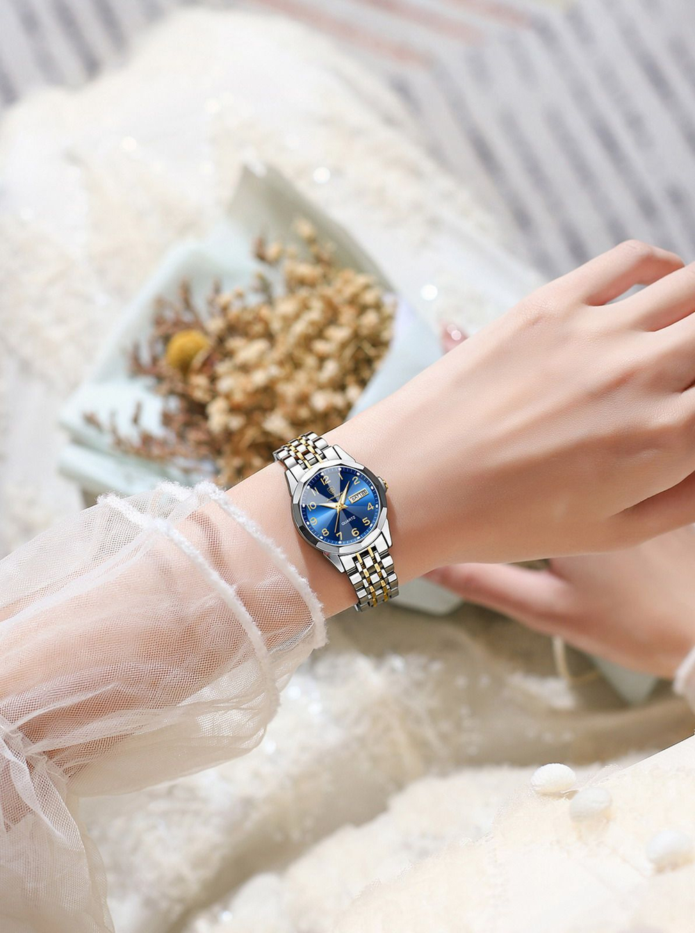 Часы женские кварцевые VEGA 3078 c браслетом замок бабочка (серебро, желтое золото, синий)