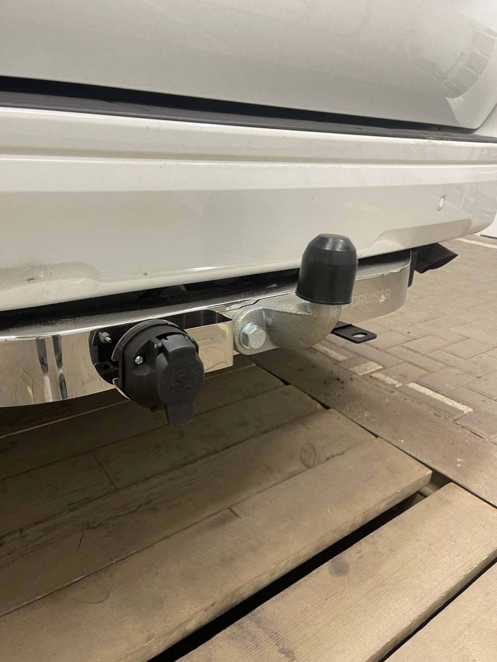 ТСУ для Toyota Land Cruiser Prado 120/150, 2002- (кроме комплектации Black Onyx), шар F, с нерж. накладкой, 1500/75 кг.  F.5714.002