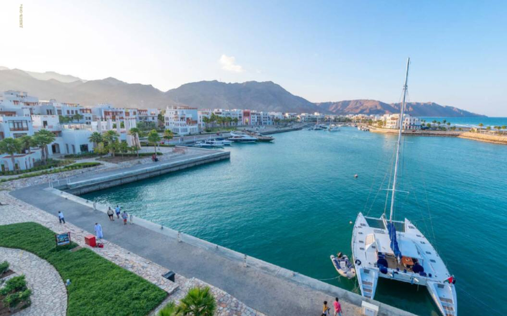 "OLIVE FARMS" Оман, Маскат. Расположенный на северном побережье Омана, Джебель-Сифа находится менее чем в часе езды от оживлённого города Маскат, предлагая идеальный баланс между удобством и уединением