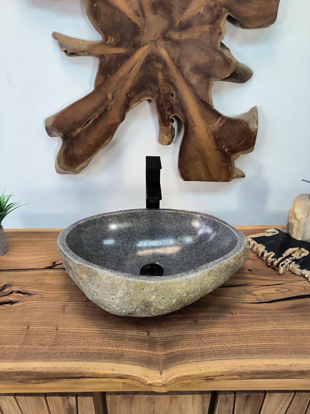 Раковина из речного камня RS-65908 48х35х15 из натурального камня