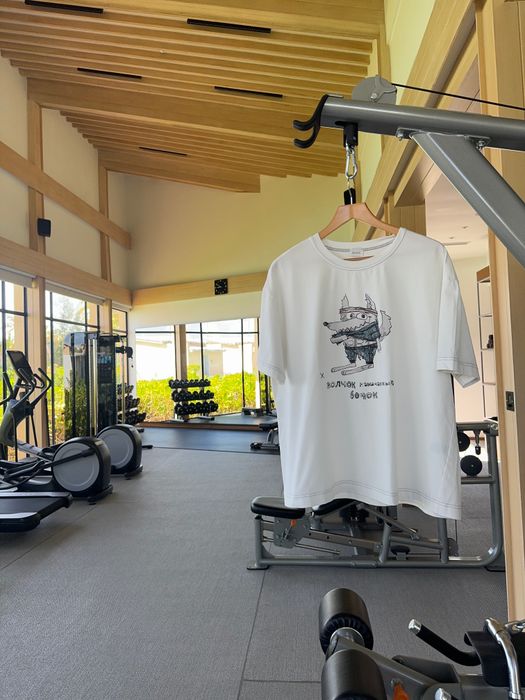 ФУТБОЛКА РЕНА МОЛОЧНЫЙ ВОЛЧОК НАКАЧАННЫЙ БОЧОК