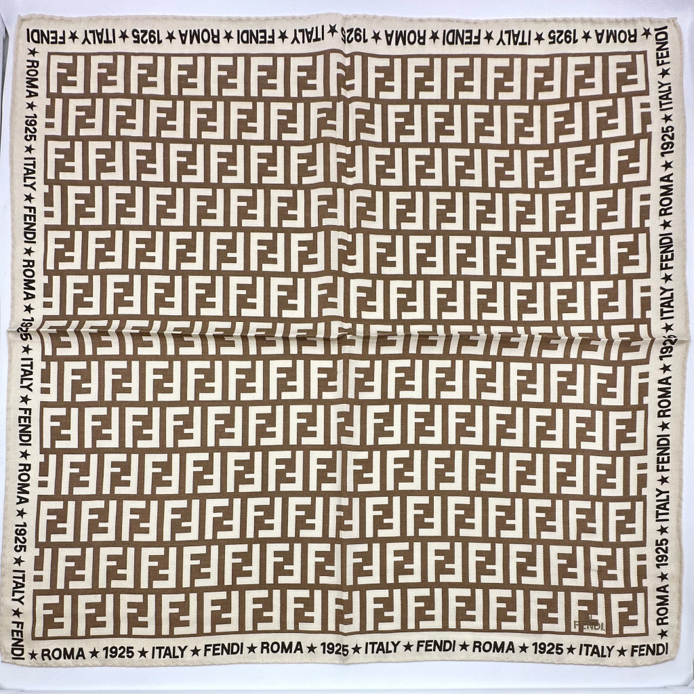 Платок с лого Fendi