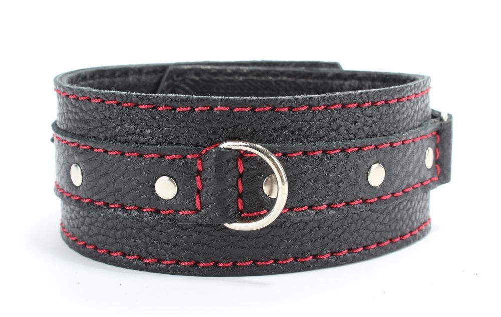 Ошейник БДСМ Арсенал кожаный, черный с красной строчкой и кольцом