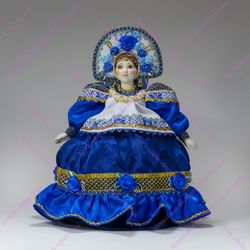 Кукла-грелка на чайник в русском наряде