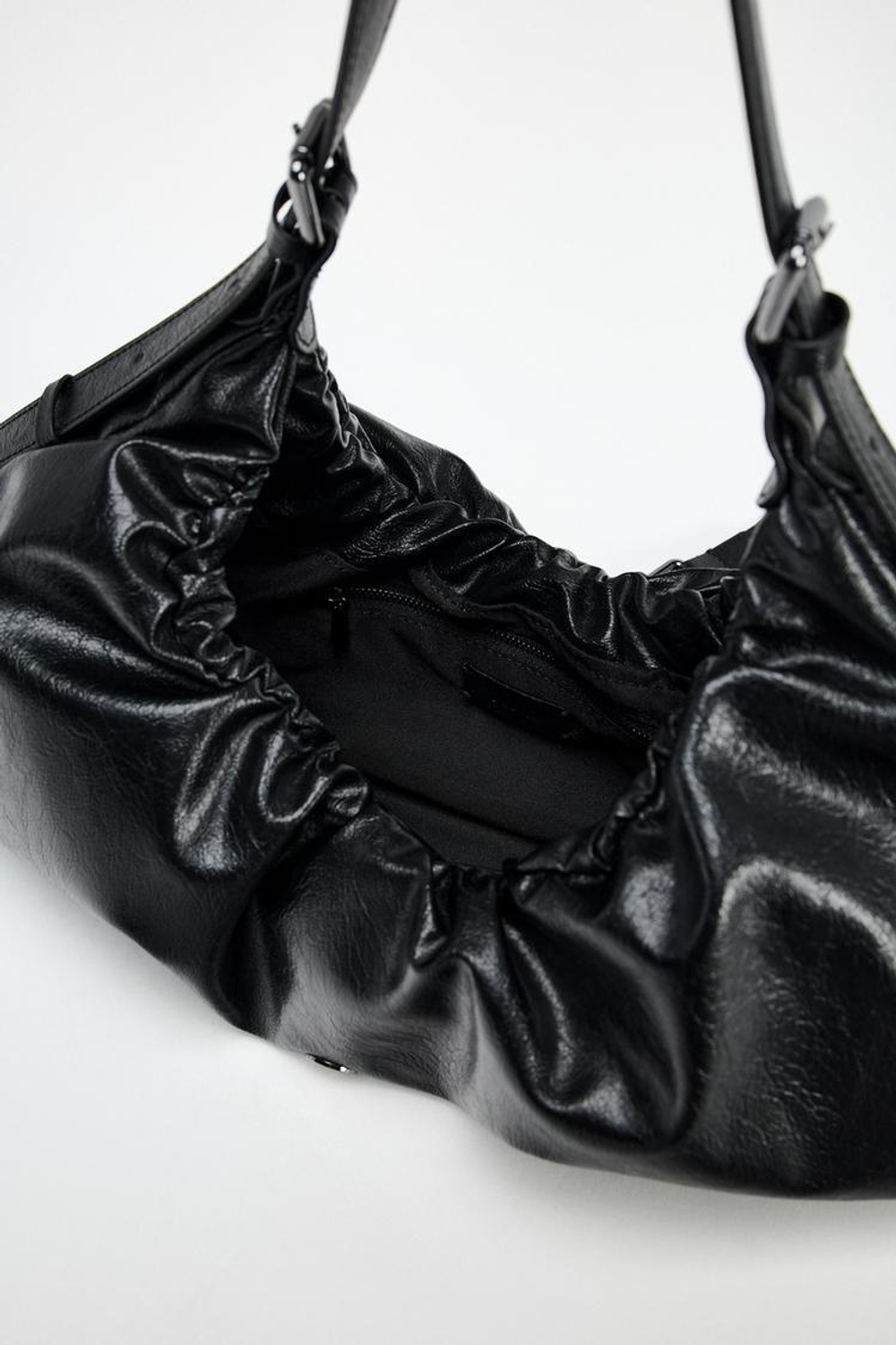 ZARA БОЛЬШАЯ СУМКА-МЕШОК СО СБОРКАМИ И ПРЯЖКОЙ, ЧЕРНЫЙ