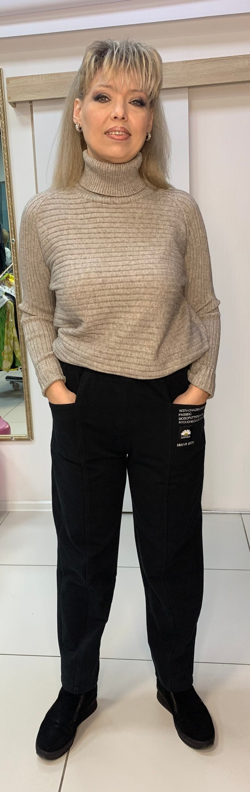 Черные брюки с кармашками на  резинке