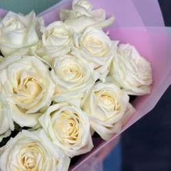 Букет из 15 белых ароматных роз