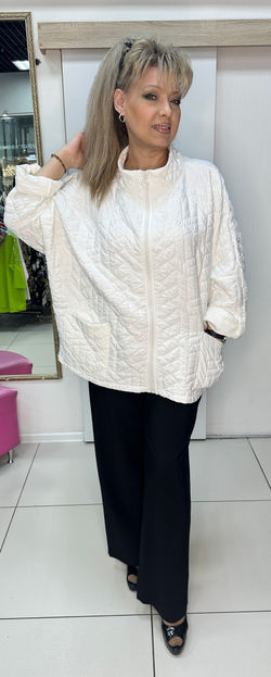 Белая стеганная куртка-жакет "зефирка"