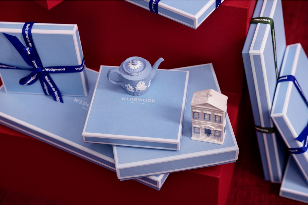 Wedgwood - Кулон &quot;Рождественские украшения&quot; домик 10,5х5,7см / артикул   1061378  / GTIN 701587464888