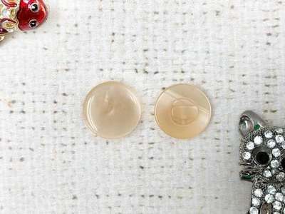 Пуговицы блузочные на ножке "карамелька", d 1,5 см, бледно-жёлтый