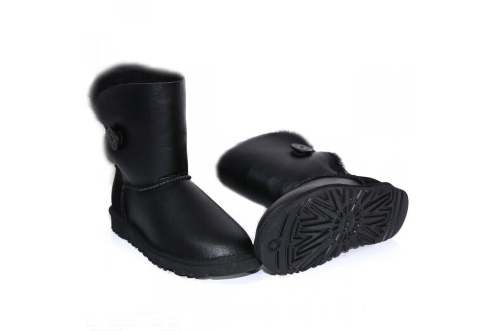 UGG Bailey Button Metallic Black