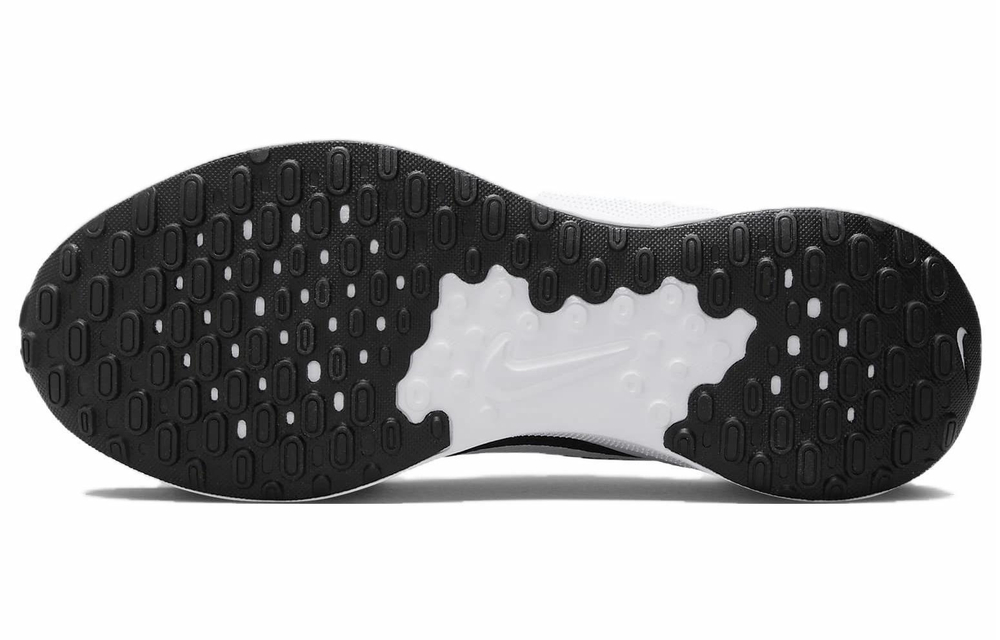 Кроссовки Nike Revolution 7
