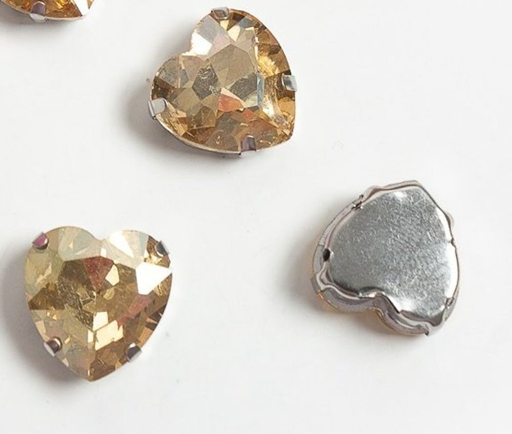 Стразы пришивные стекло в оправе "Сердечко", р. 16 мм, бежевый