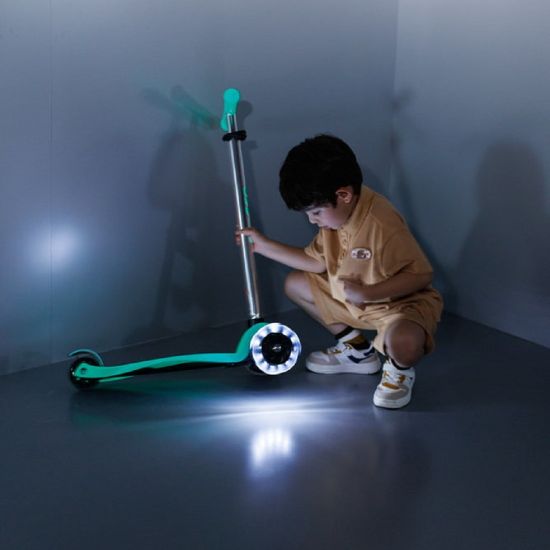 Самокат Maxi Micro Deluxe Glow LED Green