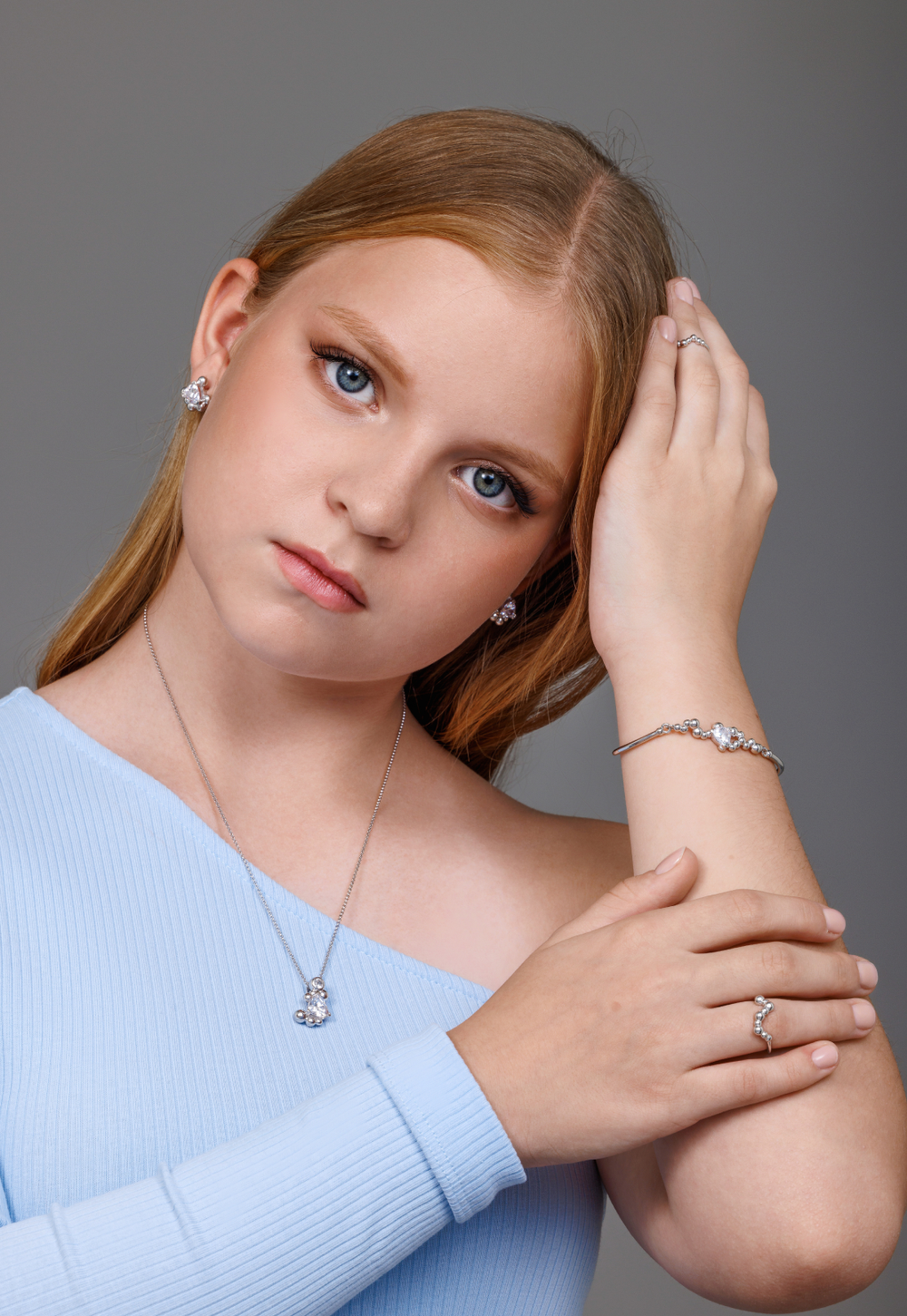 Браслет из серебра со вставкой из бесцветного фианита