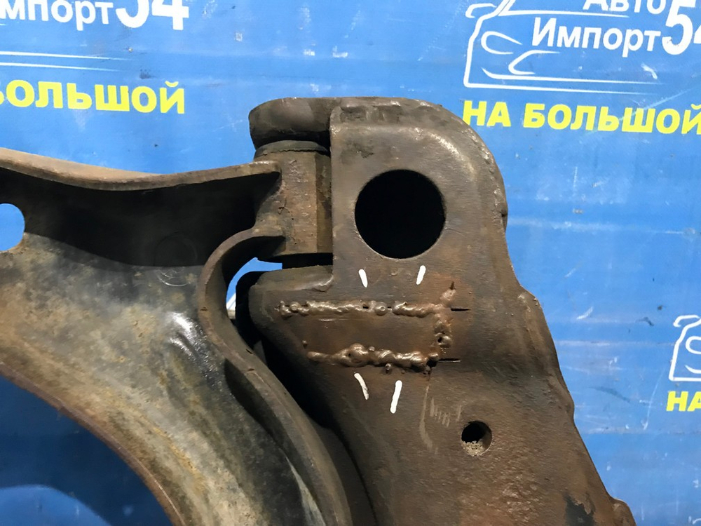 Балка передняя поперечная MAZDA TRIBUTE 2000