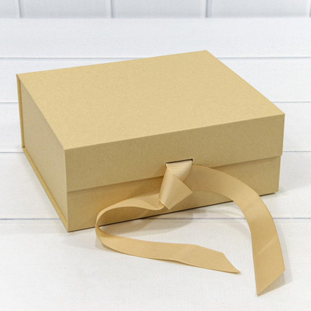 Коробка сборная 20х18х8 см на магнитах (Натуральный)