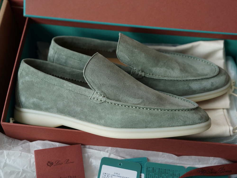 Классические замшевые мокасины