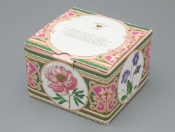 Туалетная коробочка в подарочной упаковке, форма Круглая, рисунок Дивный пион, арт 81.33188.00.1