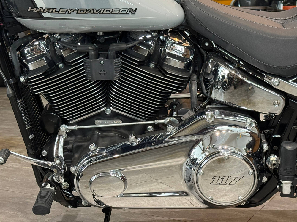 Harley-Davidson BREAKOUT 117 (Billiard Gray ) 2024