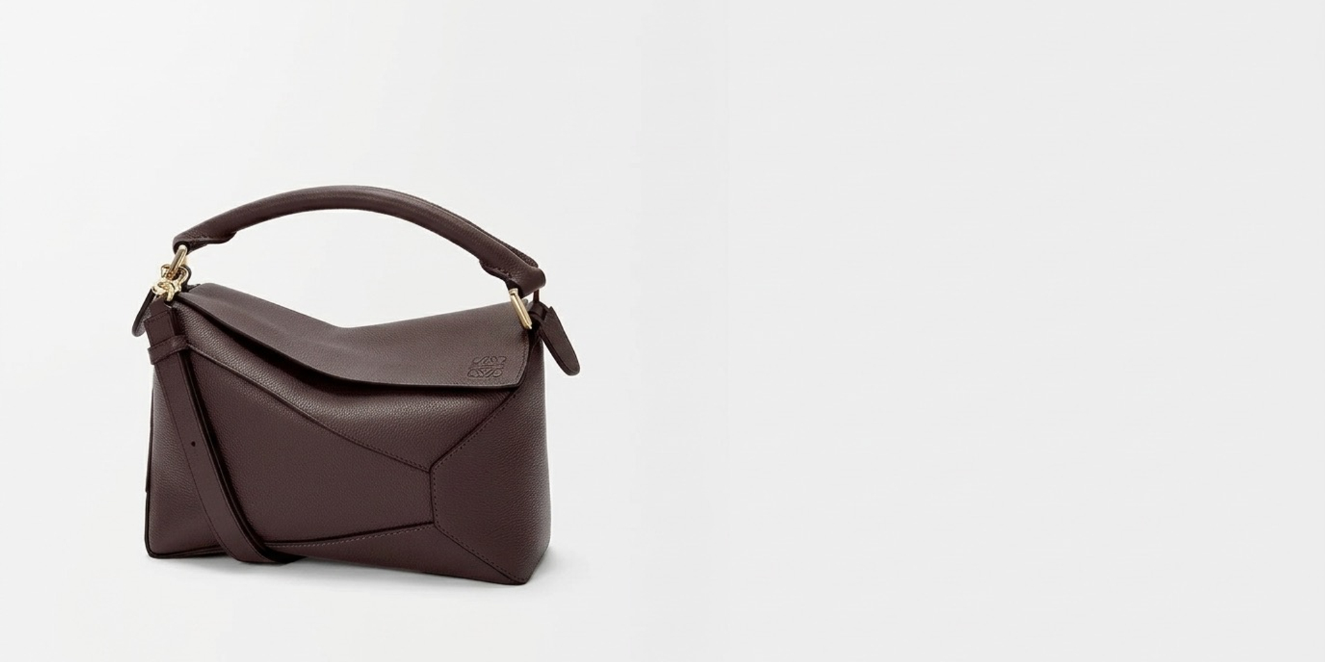 Новая коллекция сумок LOEWE уже в продаже