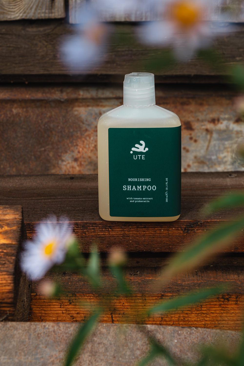 Питательный шампунь с экстрактом томата и прокератином