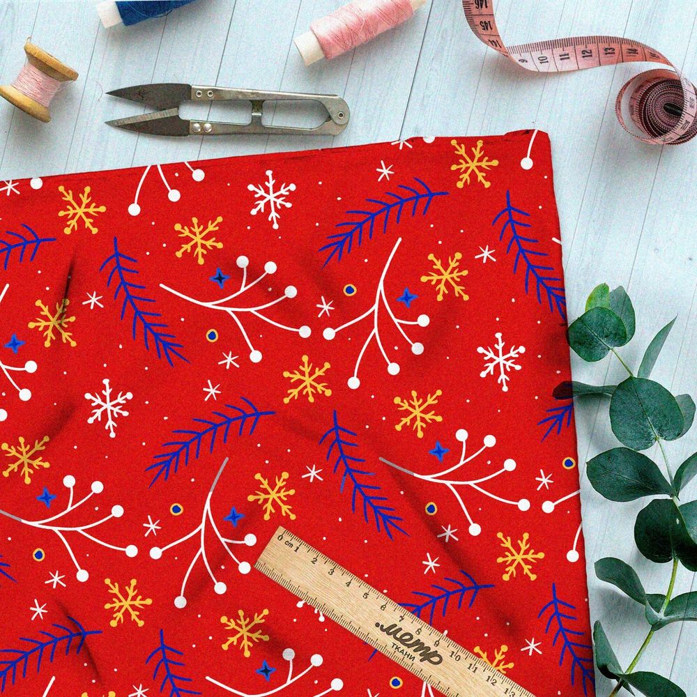 Ткань шелк Армани хвойные ветки и снежинки на красном фоне