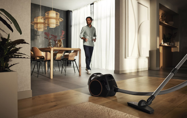 Пылесос Miele SNRF3 Boost CX1 125 Gala Edition черный обсидиан