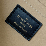 Louis Vuitton On My Side MM