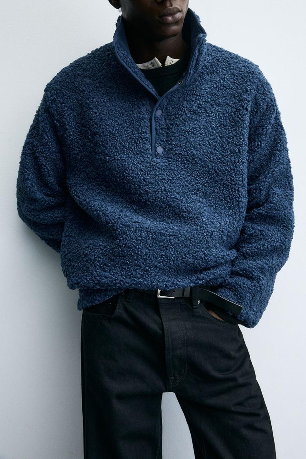 ZARA ТОЛСТОВКА ИЗ ПОЛАРФЛИСА С ЭФФЕКТОМ ИСКУССТВЕННОГО МЕХА, СИНИЙ