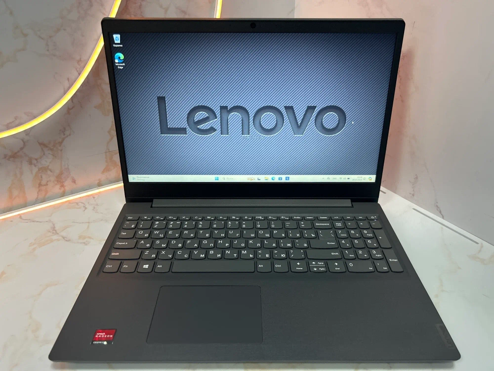 Ноутбук Lenovo V15 Series V15-ADA (82C7009URU) 15.6"/AMD Athlon Gold 3150U/RAM 4G/SSD 256G/AMD Radeon Graphics/1920*1080/TN/DOS/Подсветка кл-ры: нет/Черный