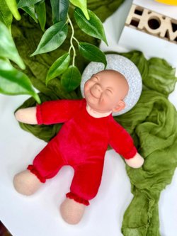 Кукла LAMAGIK мягконабивная 23см Caritas (304U7)