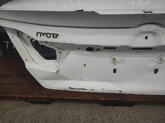 Крышка багажника Toyota Camry (XV50) 11-18 Б/У Оригинал 6440106C80