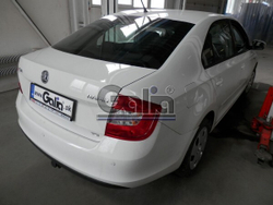 Фаркоп оцинкованный Galia S104C для Skoda Rapid лифтбек/универсал 2013-, SEAT Toledo седан 2013-(паспорт и сертификат в комплекте)(без электрики)
