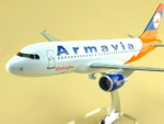 Модель самолета Airbus A319 (М1:100, Armavia)