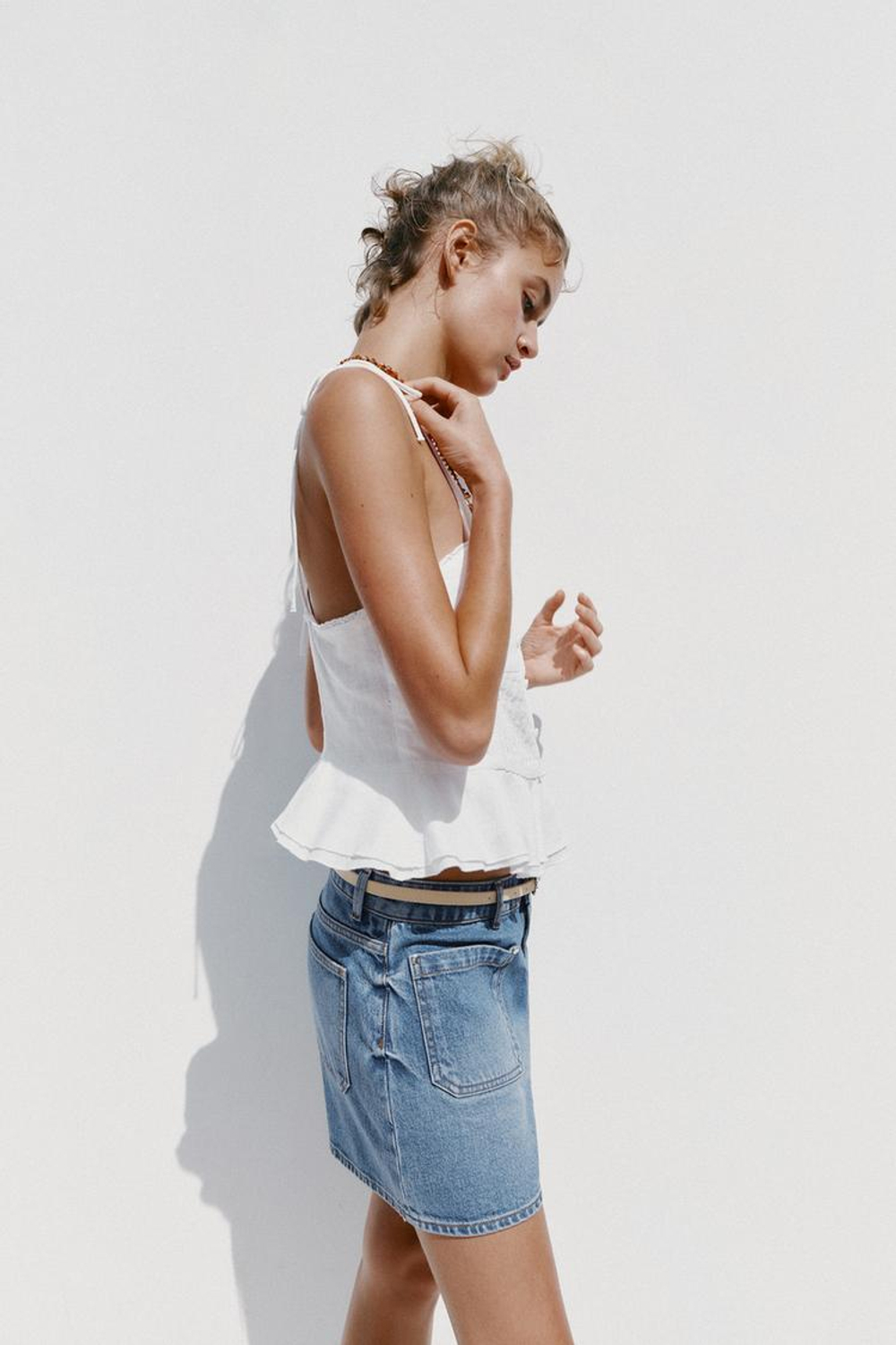 ZARA РОМАНТИЧНЫЙ ТОП ИЗО ЛЬНА С ЗАЩИПАМИ, БЕЛЫЙ